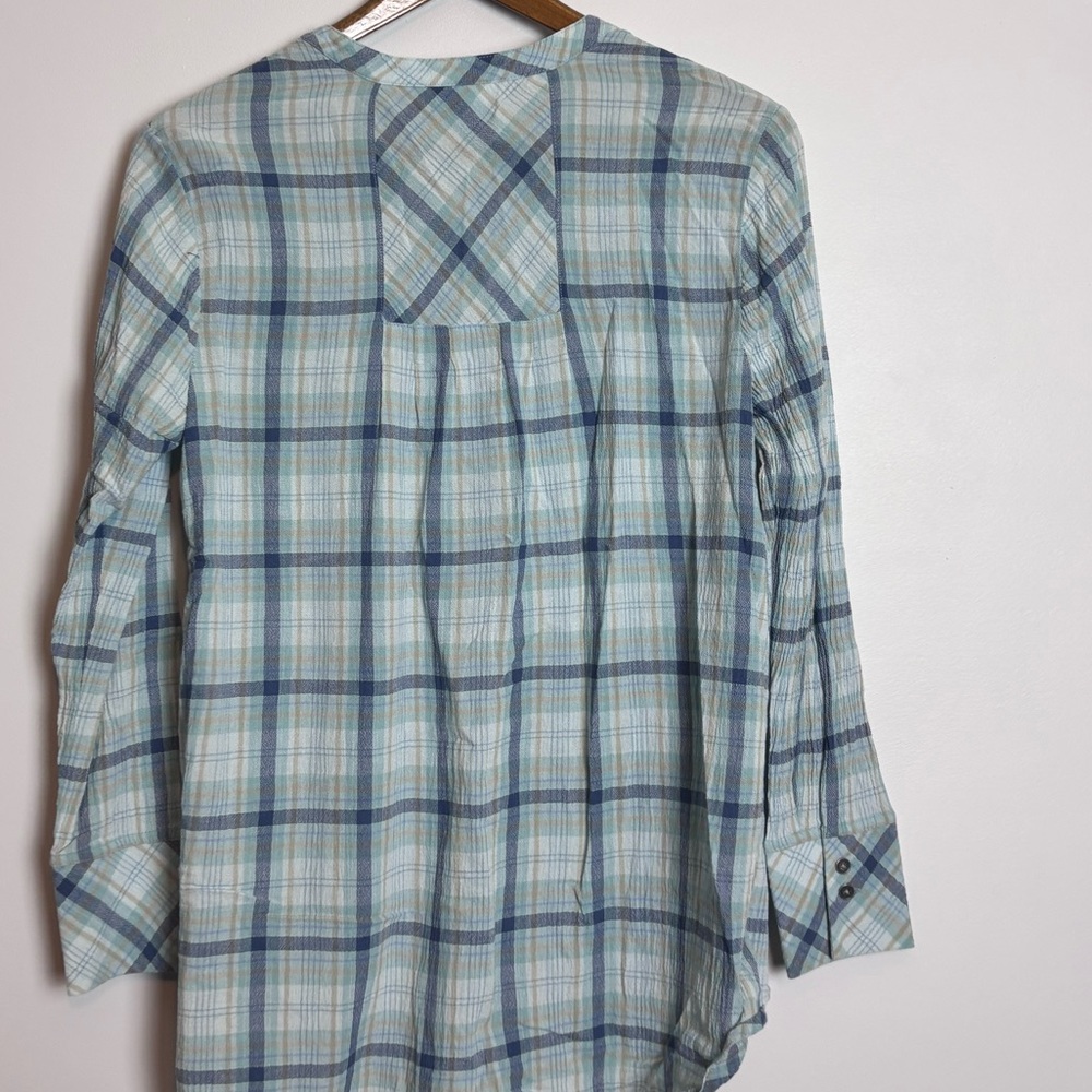 J. Jill Blue Plaid Crinkle Textured Pleated Back Tunic Top - Picture 9 of 9